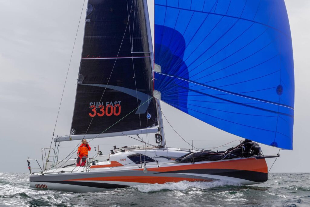 sun fast 3300 sailing on rough waters
