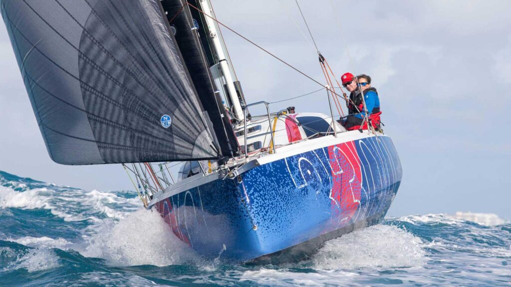 jeanneau sun fast 3300 in a race