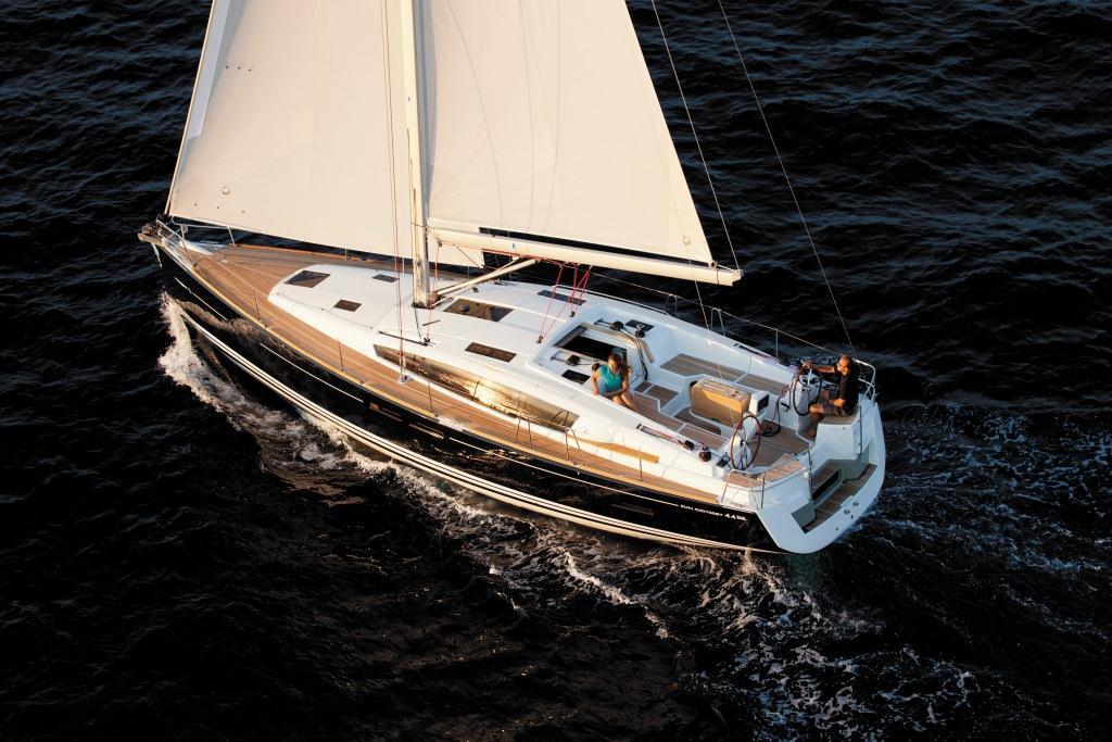 jeanneau 44 ds on open water