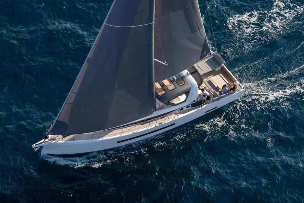 jeanneau 55 sailing