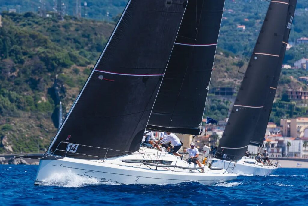 Italia Yachts 11.98 Fuoriserie "Sugar 3"