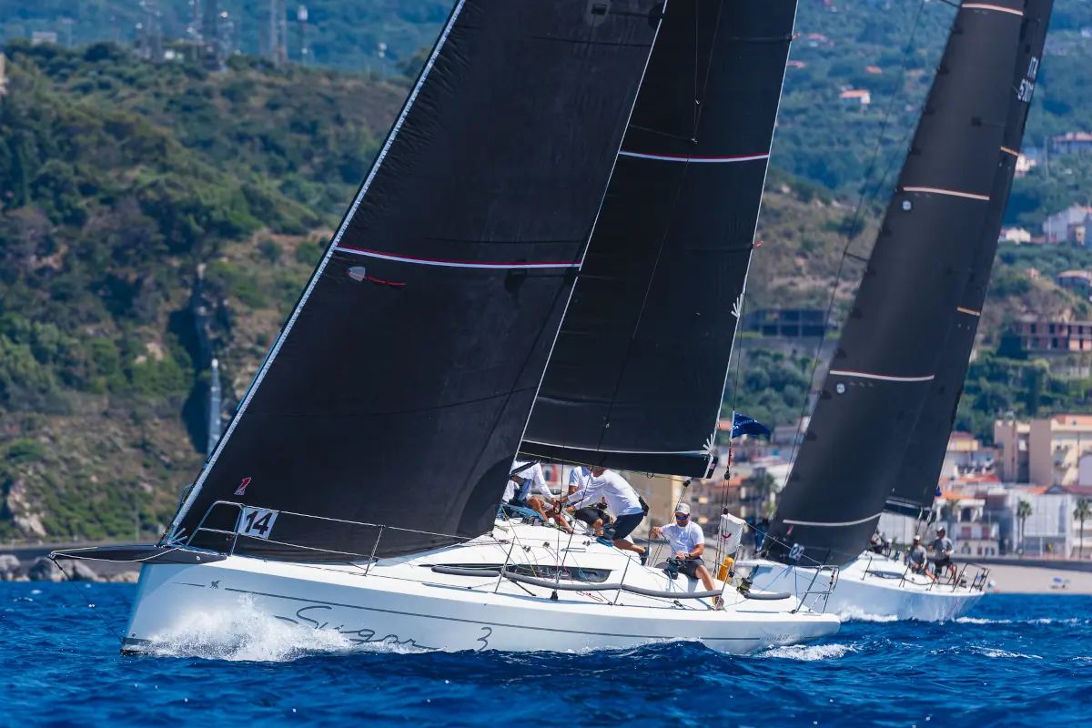 Italia Yachts 11.98 Fuoriserie "Sugar 3"