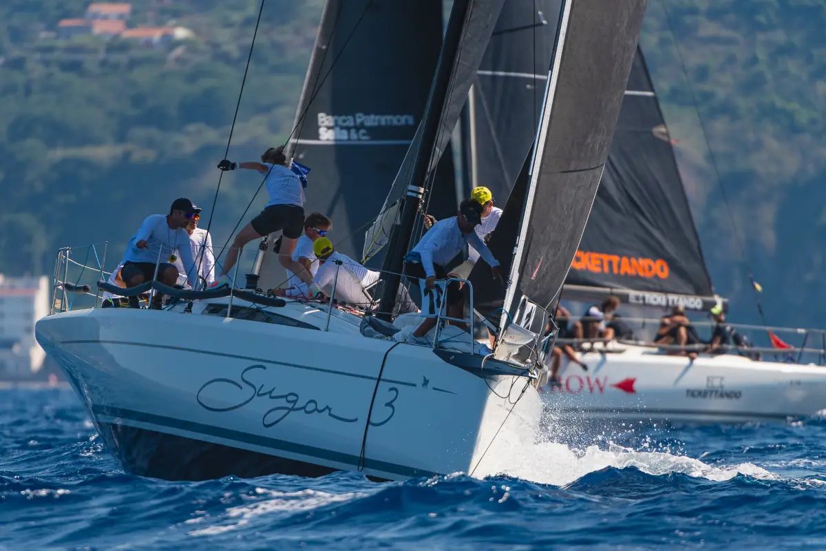 Italia Yachts 11.98 Fuoriserie "Sugar 3"
