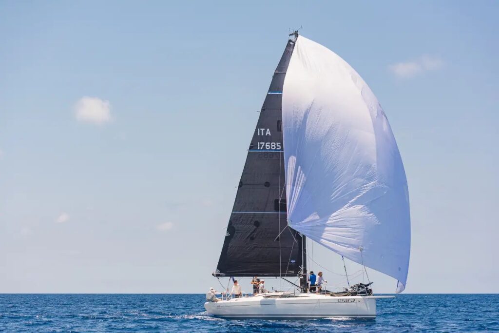 Italia Yachts 11.98 Fuoriserie