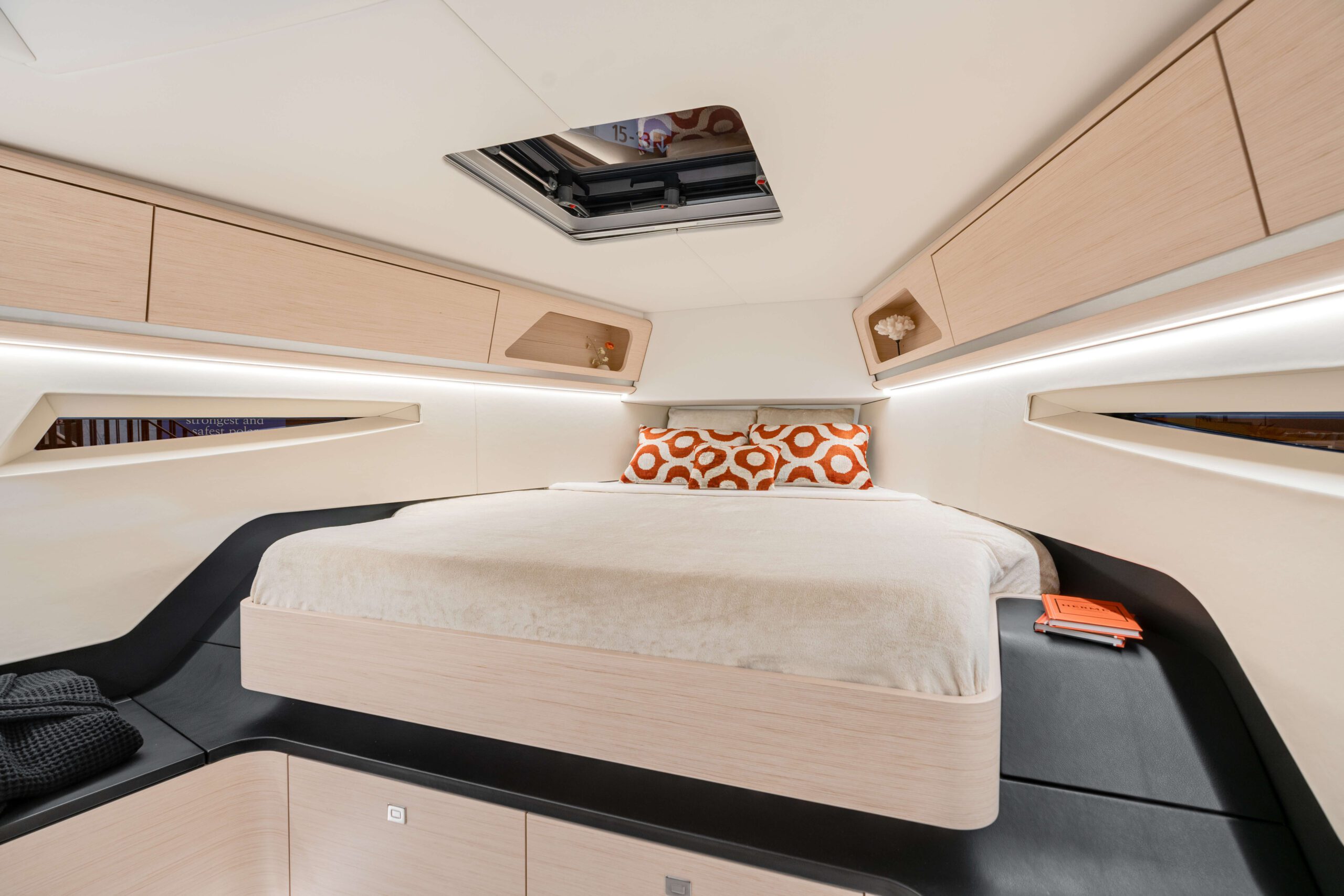 Saffier SL 46 MED Interior bed