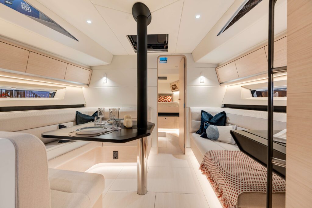 Saffier SL 46 MED Interior Kitchen and seating