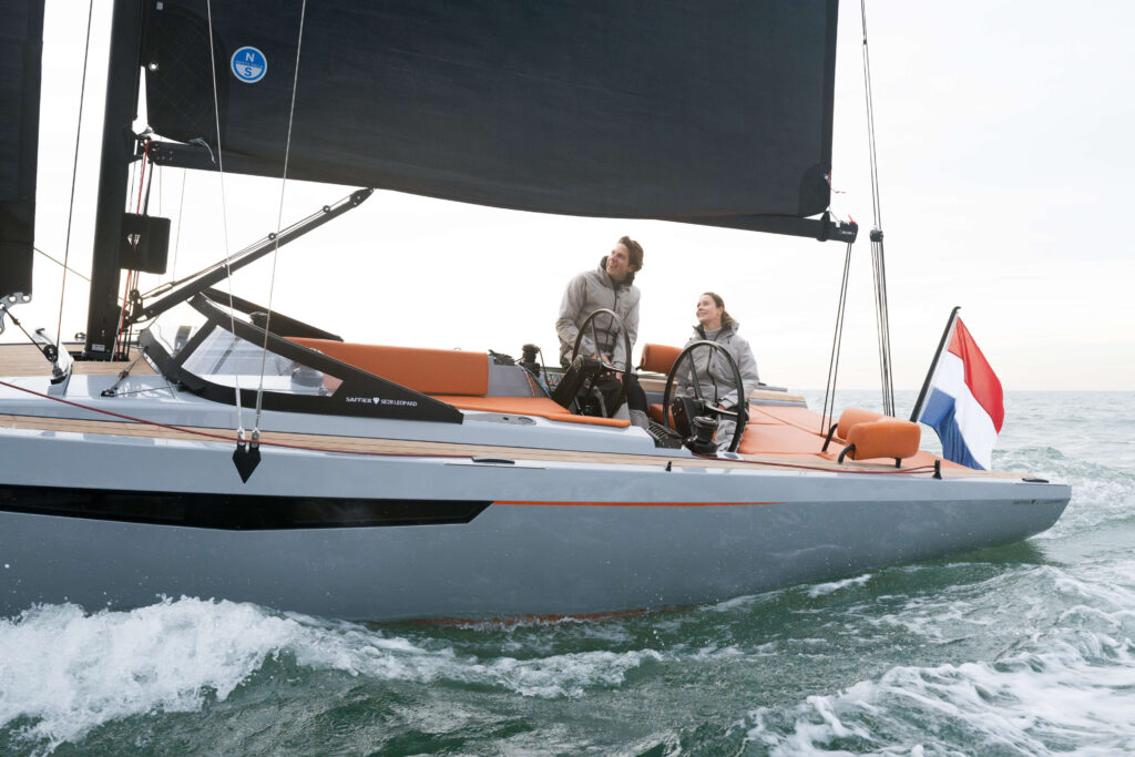 Two people cruising aboard a Saffier SE 28 Leopard